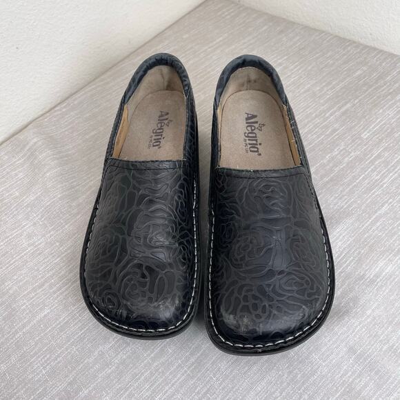 Alegria Debra Slip On Shoes Women 41 Black Floral Embossed Leather Comfort Work - Picture 2 of 9